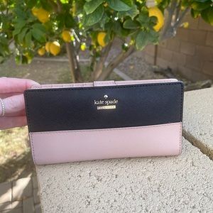 Kate Spade black/ beige bi-fold wallet